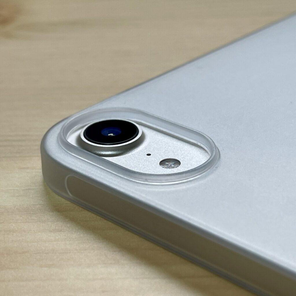 iPad mini 6用 Frost Airはカメラ部分をしっかりガード