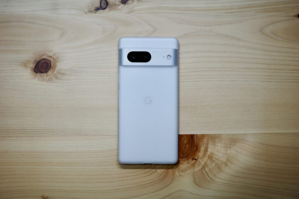 Pixel7用THE FROST AIRを装着